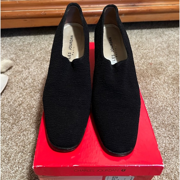 Charles Jourdan stretchy black heels - Picture 1 of 2